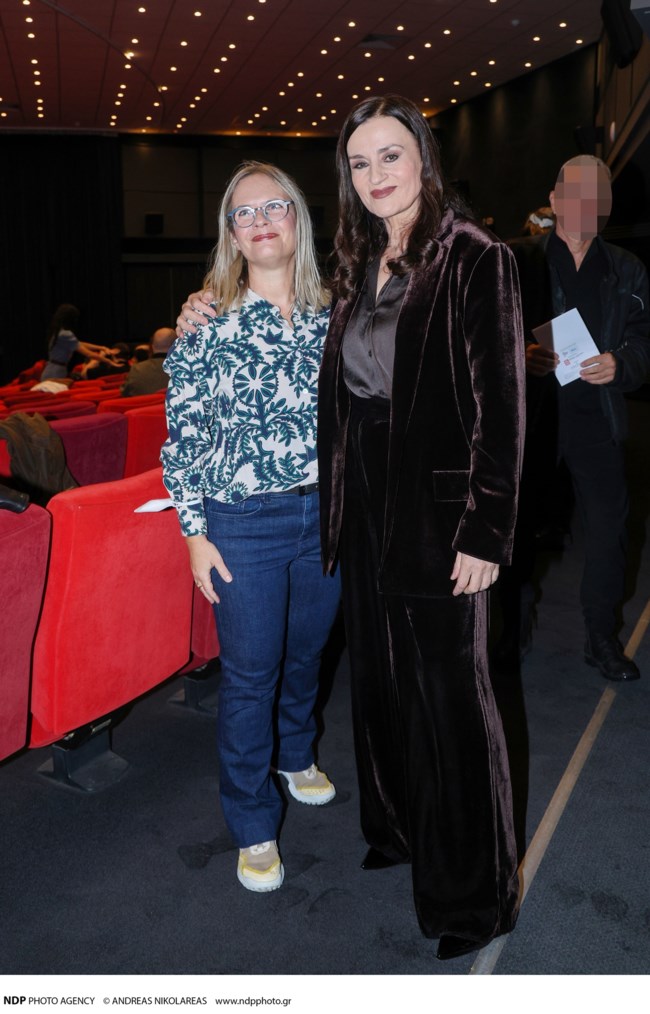 Καραμπέτη, Ματσούκα, Παπαληγούρα: Οι λαμπερές εμφανίσεις και όσα έγιναν στην τελετή των βραβείων Θεάτρου και Παραστατικών Τεχνών