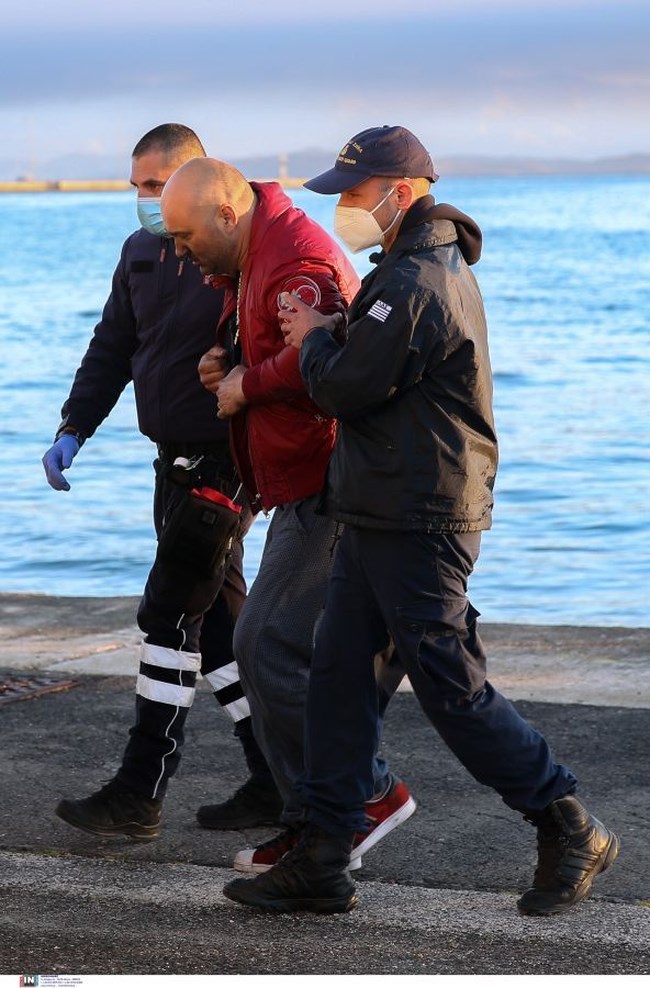 Φωτιά σε πλοίο: Στο νοσοκομείο Κέρκυρας ο επιβάτης με αναπνευστικά προβλήματα [εικόνες]