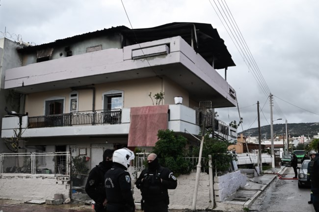 Τραγωδία στο Καματερό: Εντοπίστηκαν νεκρά δύο παιδιά 12 και 13 ετών μετά από φωτιά - Με εγκαύματα ο δίχρονος αδελφός τους