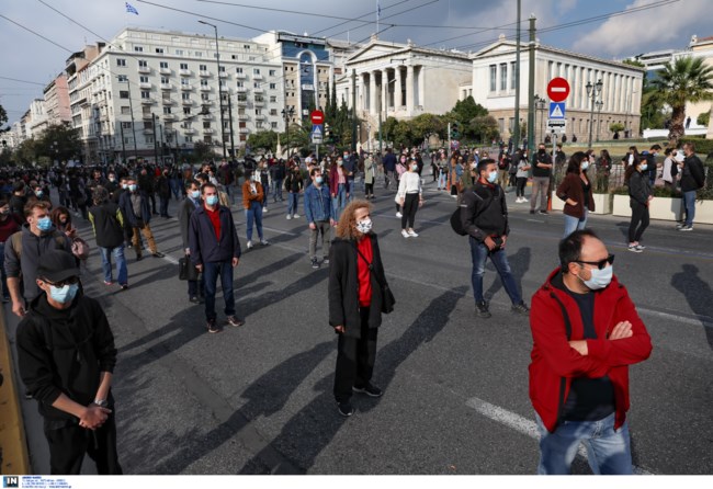 Ερευνα Εισαγγελέα για τη διαδήλωση του ΚΚΕ στο Πολυτεχνείο και τα "happening" Τσίπρα και Βαρουφάκη