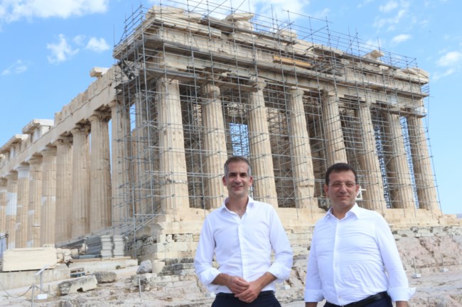 Στην Ακρόπολη Ιμάμογλου και Μπακογιάννης - Θα παρακολουθήσουν και την παράσταση της Μπελούτσι στο Ηρώδειο [Εικόνες]