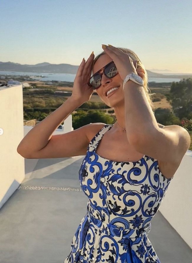 Η τρυφερή φωτογραφία της Κατερίνας Καινούργιου με τον αδερφό της από τα παιδικά τους χρόνια