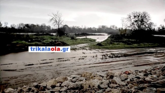 Κακοκαιρία Byron: Υπερχείλισε ο Πηνειός στα αναχώματα του Βαλομανδρίου και των Ρογκίων