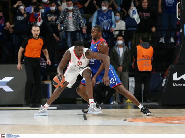 Euroleague: Αρνητής εκτός έδρας νίκης - Δεν εμφανίστηκε στην 4η περίοδο ο Ολυμπιακός, ήττα από την Εφές