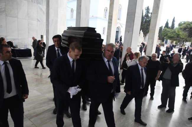 μανουσακης