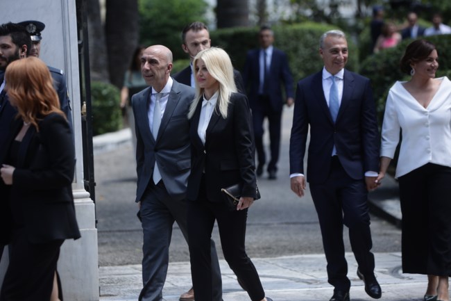 ΓΙΑΝΝΗΣ ΜΠΡΑΤΑΚΟΣ ΕΛΕΝΑ ΡΑΠΤΗ