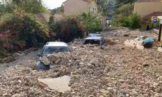 Κακοκαιρία Ιανός: Συγκλονιστική μαρτυρία κατοίκου της Ασσου: Πρέπει να έρθουν να μας ξεθάψουν