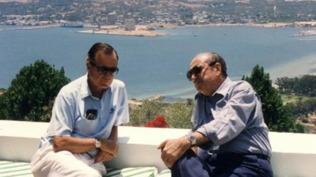 Μια ματιά στην ιστορία: Τι είχε μαγειρέψει στον Τζορτζ Μπους η Μαρίκα Μητσοτάκη στην επίσκεψη του 1991