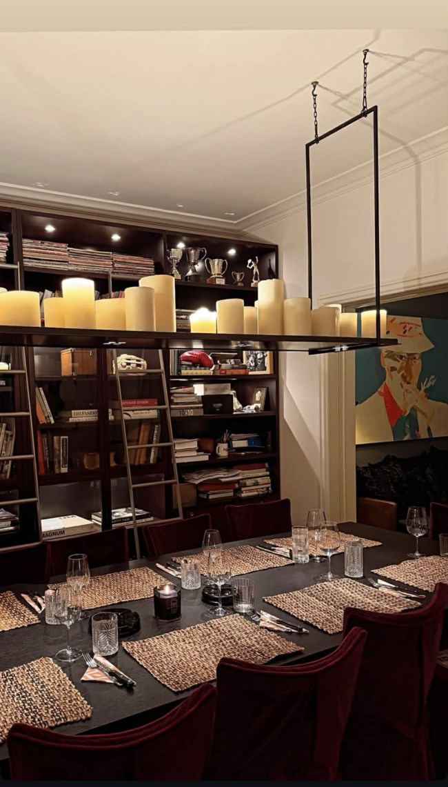 Πέτρος Κωστόπουλος: Άνοιξε το διαμέρισμά του για φίλους - Ο καλαίσθητος χώρος της τραπεζαρίας