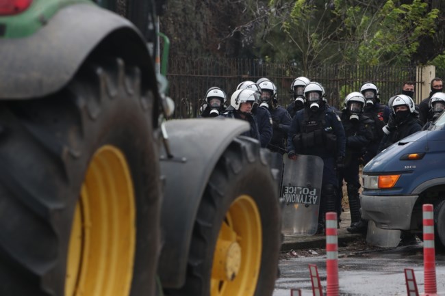ΑΓΡΟΤΕΣ ΠΡΑΣΙΝΑ ΦΑΝΑΡΙΑ
