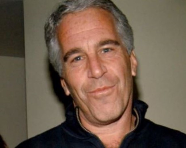 Ο πρώην υπουργός Πολιτισμού του Μιτεράν, Τζακ Λανγκ, "αναλαμβάνει την ευθύνη" για τις σχέσεις του με τον Έπσταϊν