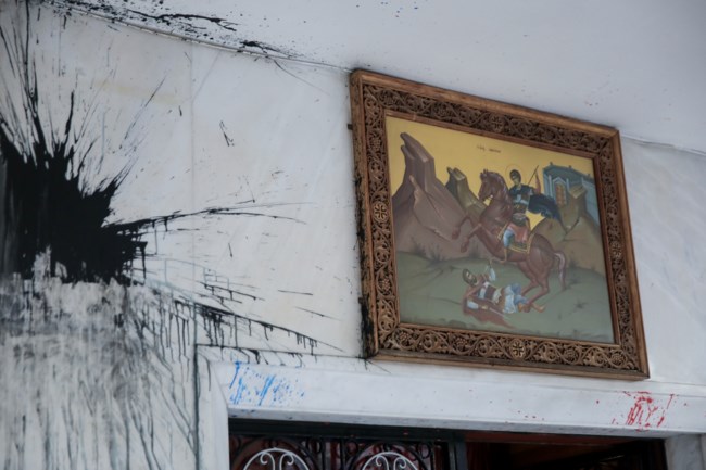 εκκλησια βανδαλισμοι