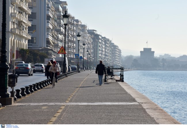 Ανοιξιάτικος καιρός την Κυριακή: Στους 22 βαθμούς το θερμόμετρο - Πού αναμένονται βροχές και χιόνια