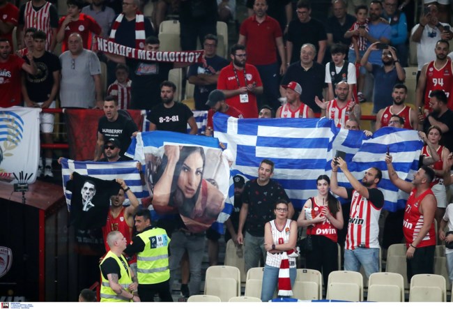 Ο δικηγόρος της Λένας Ζευγαρά ξεκαθαρίζει: Η οργισμένη ανάρτηση δεν σχετίζεται με το πανό στο ΣΕΦ