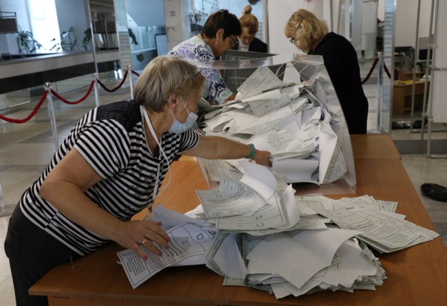 Πόλεμος στην Ουκρανία: Αδειάζουν ολόκληρα χωριά, δεν θέλουν να γίνουν μέρος της Ρωσίας - Επίθεση με S-300 στο Χάρκοβο