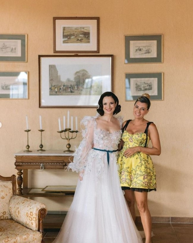 Ευγενία Δημητροπούλου: Παραθυμένιες φωτογραφίες με τη θεά νύφη και το υπέροχο νυφικό σε ρομαντικό boho στιλ