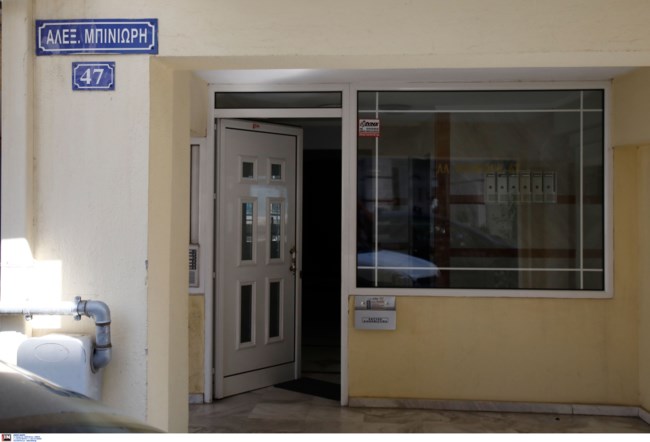 Μητροκτονία στη Θεσσαλονίκη: Με μαχαιριές στον λαιμό βρέθηκε η 79χρονη - "Της φώναζε, είχαν συνέχεια προστριβές"
