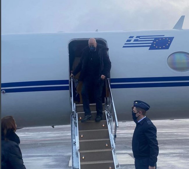 Καθ' οδόν προς Οδησσό ο Νίκος Δένδιας: Έφθασε στη Μολδαβία και περνά τα σύνορα με Ουκρανία [εικόνες]