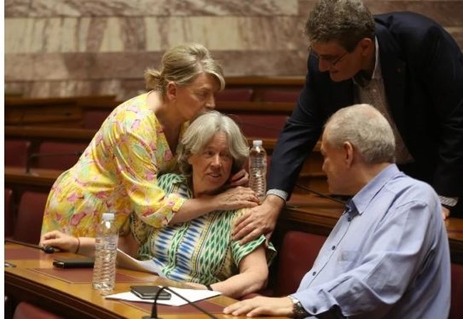 Ακρίτα σε Πολάκη: "Έχεις δίκιο βουνό, μην παίζεις το παιχνίδι τους... ο τρόπος σου είναι βούτυρο στο ψωμί"