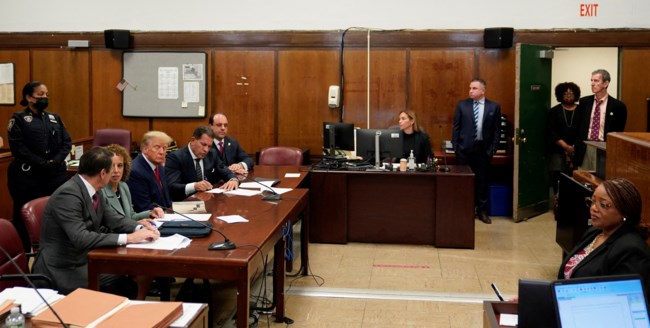 Ντόναλντ Τραμπ: "Υπονόμευση της ακεραιότητας των εκλογών του 2016" - Αυτό είναι το κατηγορητήριο, αθώος δηλώνει ο ίδιος