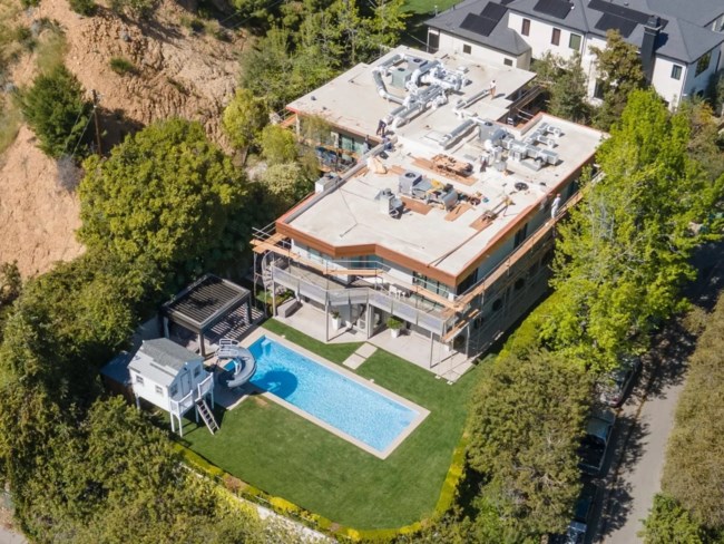ΚΙΝΤΜΑΝ ΕΡΜΠΑΝ ΜΠΕΒΕΡΛΙ ΧΙΛΣ