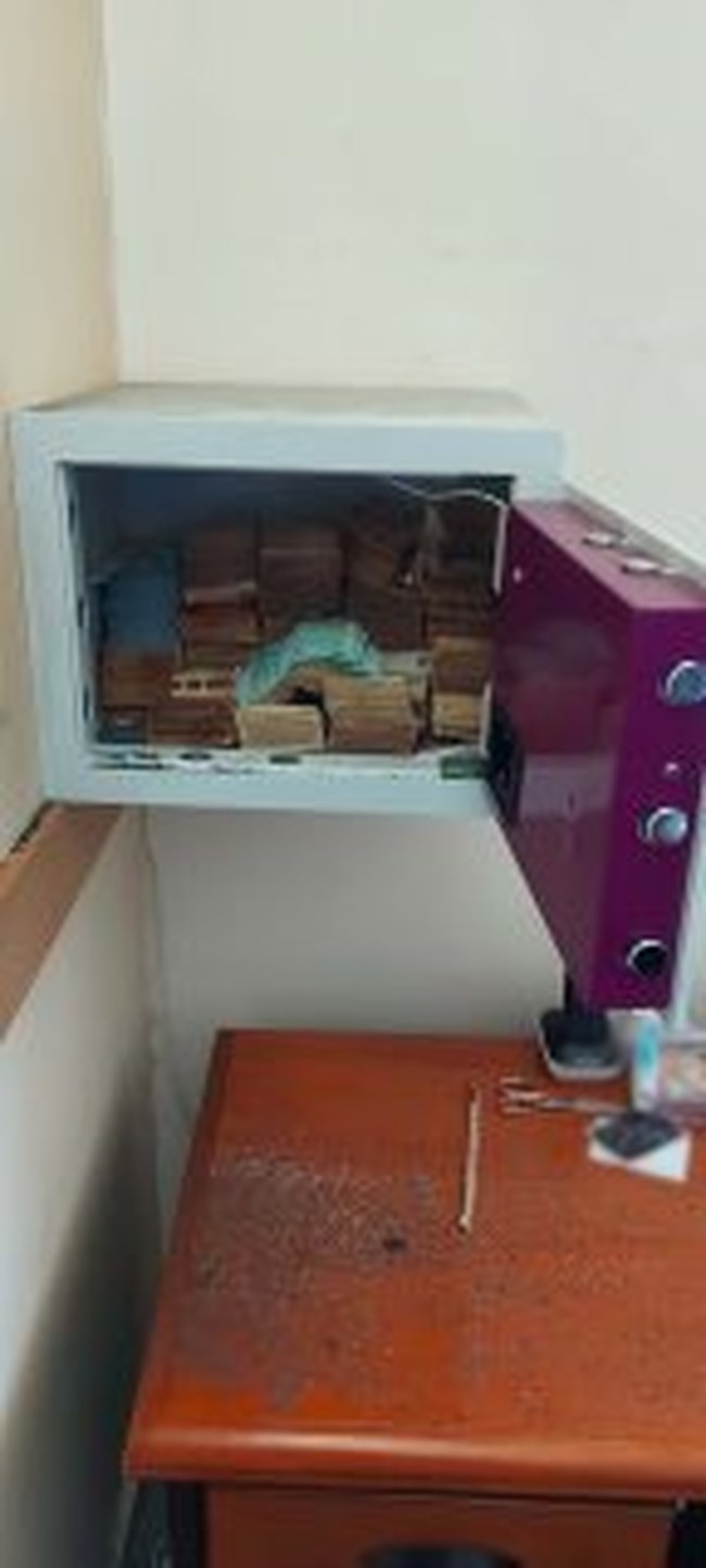 κυκλωμα πλαστών πιστοποιητικων αστυνομικοι