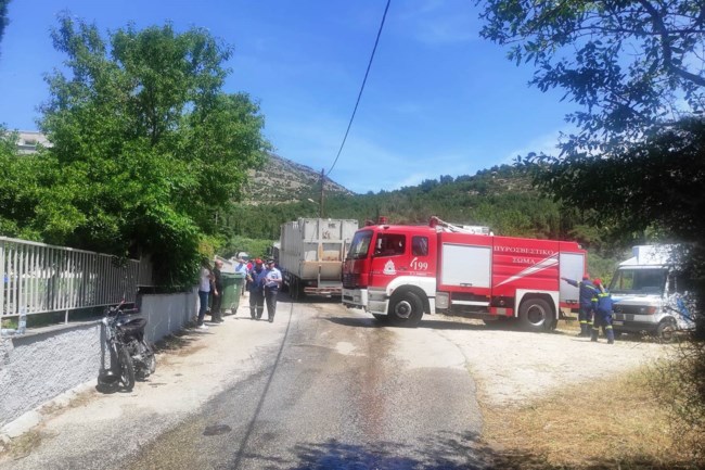 Καβάλα: Τραγικός θάνατος νεαρού οδηγού - Σφηνώθηκε με το δίκυκλό του σε πρέσα απορριμματοφόρου
