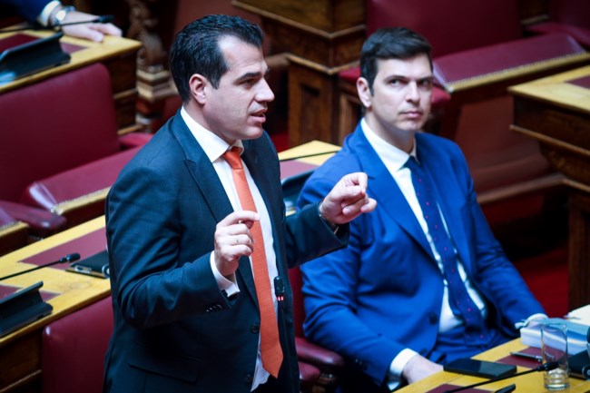 Πλεύρης: Διαγκωνισμός ΠΑΣΟΚ-ΣΥΡΙΖΑ για μικροκομματικά οφέλη στην τραγωδία των Τεμπών - Η αντίδραση Ανδρουλάκη