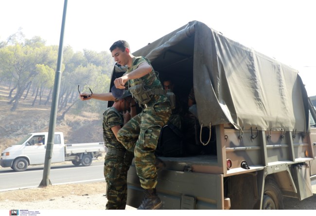 Στη μάχη και οι Ένοπλες Δυνάμεις