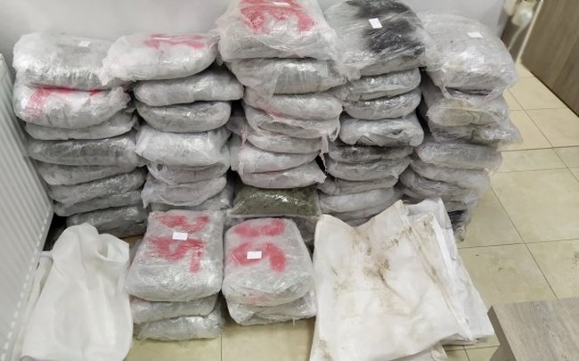 Μετέφεραν 68 κιλά κάνναβης με φουσκωτή βάρκα στον Έβρο - Τέσσερις συλλήψεις