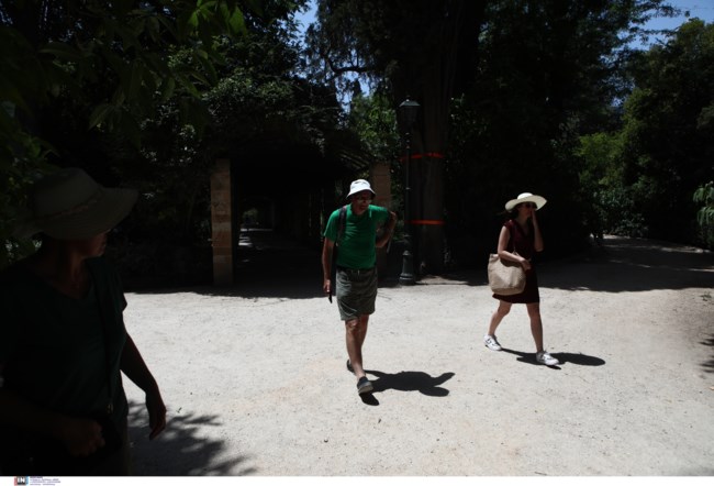 Συναγερμός για το νέο καύσωνα: Έρχεται τετραήμερο με 43-44 βαθμούς από Πέμπτη - Οδηγίες από την Πολιτική Προστασία