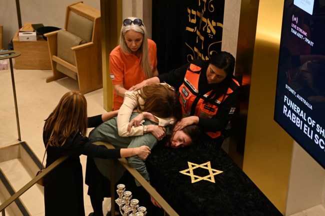 Σίδνεϊ: Σε κλίμα βαθιάς οδύνης οι κηδείες των θυμάτων του μακελειού - 22 τραυματίες νοσηλεύονται [εικόνες]