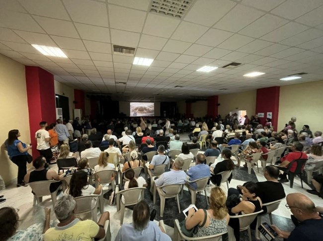 SOS από τη Σαλαμίνα: Σχεδιάζουν τον 25πλασιασμό της έκτασης των ιχθυοκαλλιεργειών - Θα καταστραφούν οι παραλίες του νησιού
