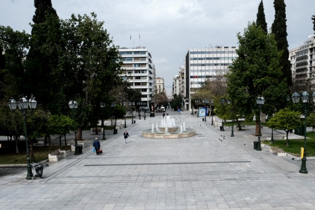 Άδεια Αθήνα μετά από 23 μέρες καραντίνας - Εικόνες από το πριν και το μετά