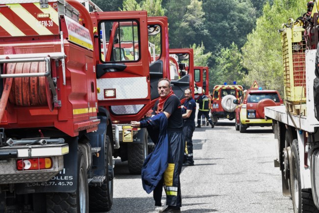 Φωτιά στην Αρκαδία: Μικρές εστίες σε Αετοράχη, Νεοχώρι, Οχθια και Καλλιάνη - Μάχη Ελλήνων, Γάλλων και Γερμανών πυροσβεστών