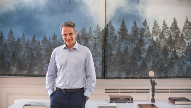 Ο Κυριάκος Μητσοτάκης στο Madame Figaro για τις σχέσεις, τη Μαρέβα, τις δυο κόρες τους και την έμφυλη βία