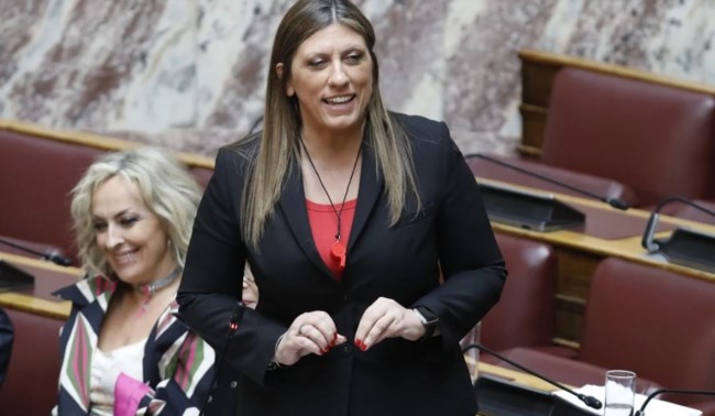 Ζωή Κωνσταντοπούλου: Γιατί εμφανίστηκε με κόκκινη σφυρίχτρα στη Βουλή [βίντεο]