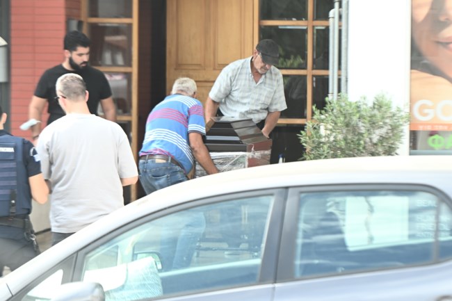 Νέα Σμύρνη: Ποινική δίωξη για ανθρωποκτονία στη 43χρονη που σκότωσε τον αδερφό της - Η ασήμαντη αφορμή που οδήγησε στο φονικό