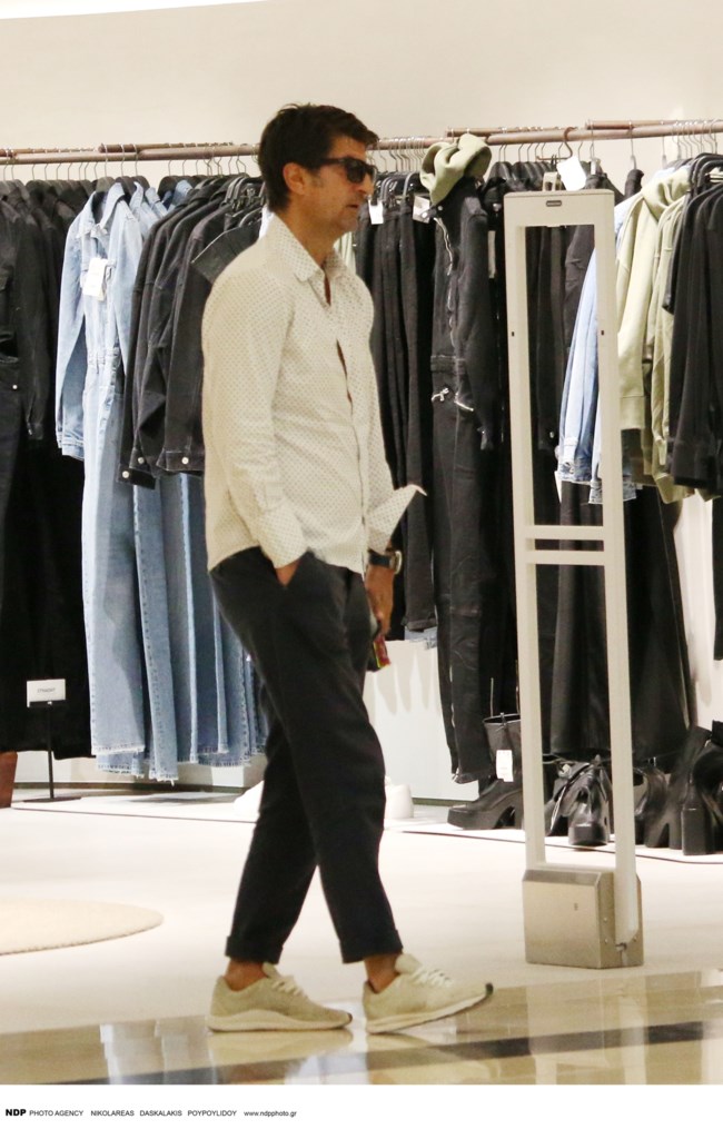 Τρυφερός μπαμπάς ο Ίλια Ίβιτς: Η σπάνια εμφάνιση με τις πανέμορφες κόρες του