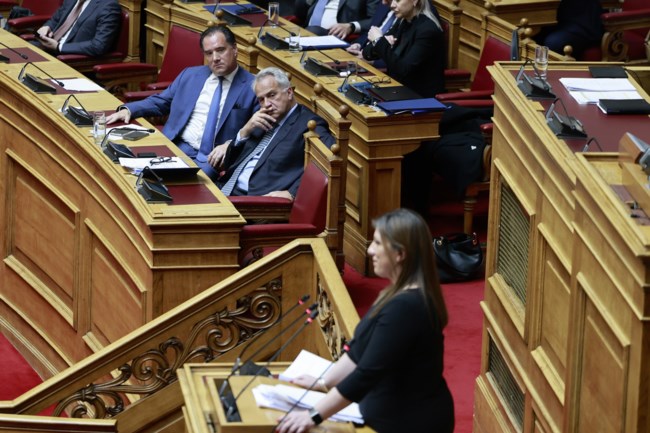 Χαμός στη Βουλή (ξανά) με Κωνσταντοπούλου και Γεωργιάδη-Μπούρα: "Κυρία εθνική Εισαγγελεύς"- "Αποτελώ κίνδυνο για σας"