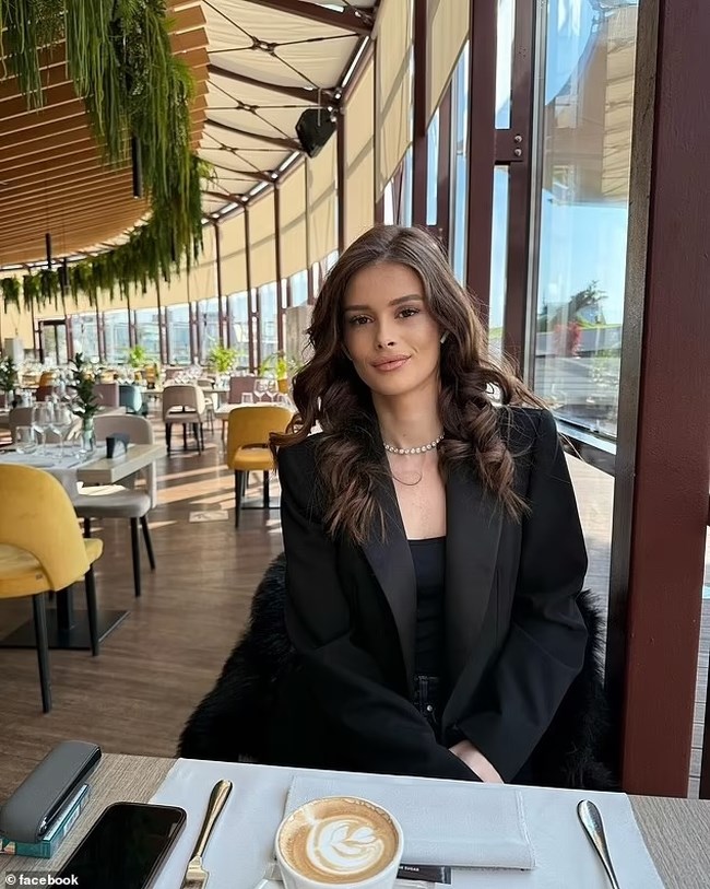 ΡΟΥΜΑΝΑ INFLUENCER ΘΥΜΑ ΓΥΝΑΙΚΟΚΤΟΝΙΑΣ