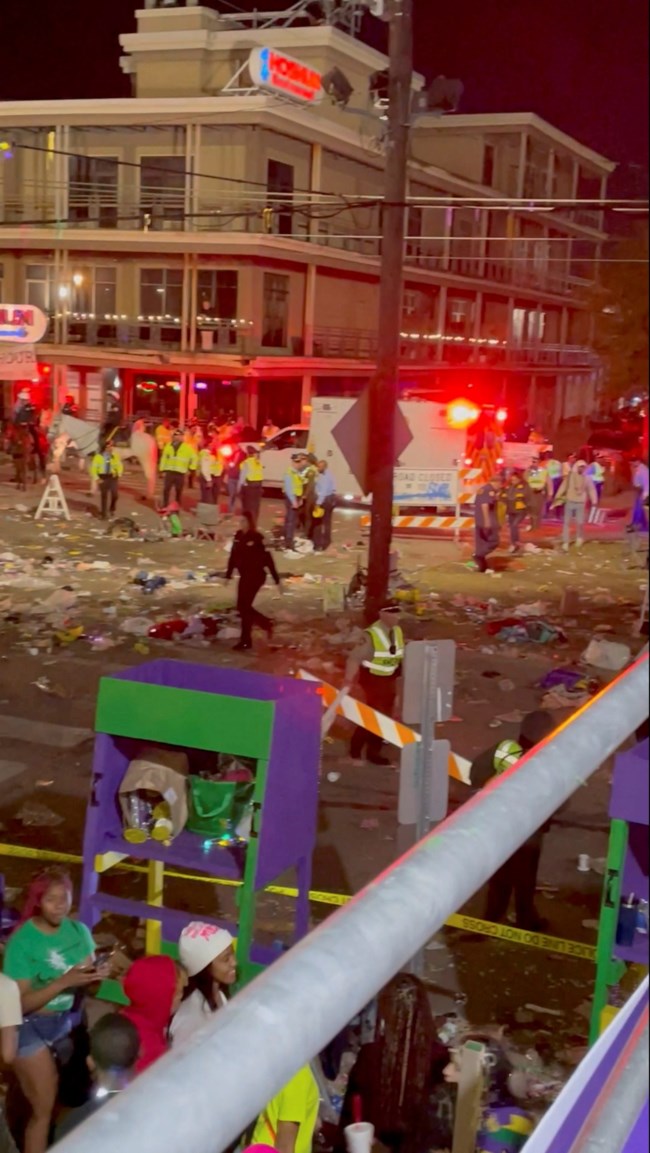 Τρόμος στη Νέα Ορλεάνη: Ένας νεκρός και τέσσερις τραυματίες από πυροβολισμούς στο καρναβάλι [Εικόνες]