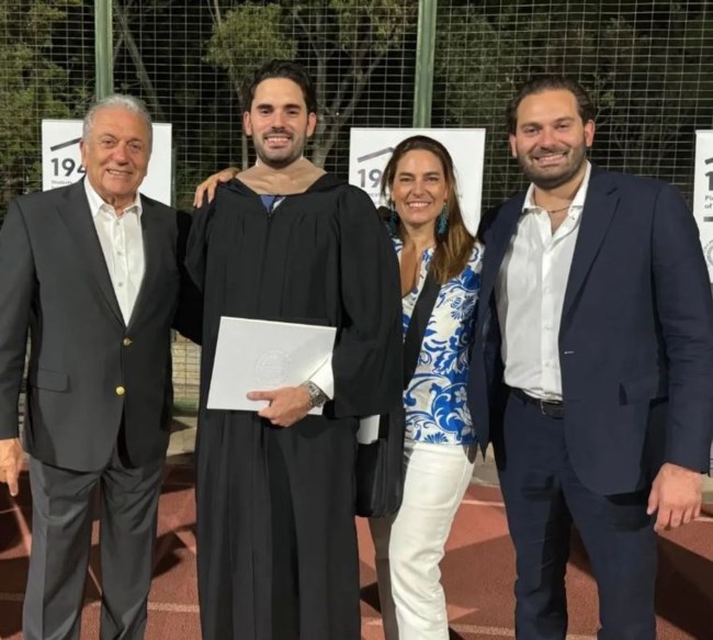 Ο γιος του Δημήτρη Αβραμόπουλου παντρεύεται την Αλίκη Σβώλου - Η αναγγελία του γάμου [εικόνες]