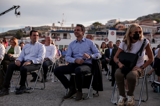 Μητσοτάκης για την "πράσινη" Χάλκη: Οι κάτοικοι γίνονται παραγωγοί ενέργειας και ρίχνουν και τον λογαριασμό του ηλεκτρικού