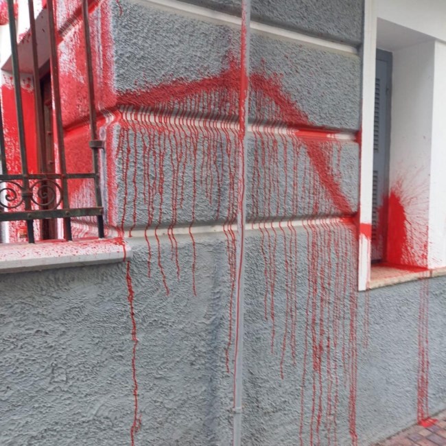 Χανιά: Πέταξαν μπογιές στο πολιτικό γραφείο της Σέβης Βολουδάκη