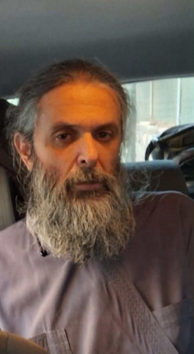 Ο "κρυφός" βίος του πατέρα Παρθένιου: Youtuber, μοντέλο και μάγειρας - Με εκκλησία "καβάτζα" για τα ναρκωτικά