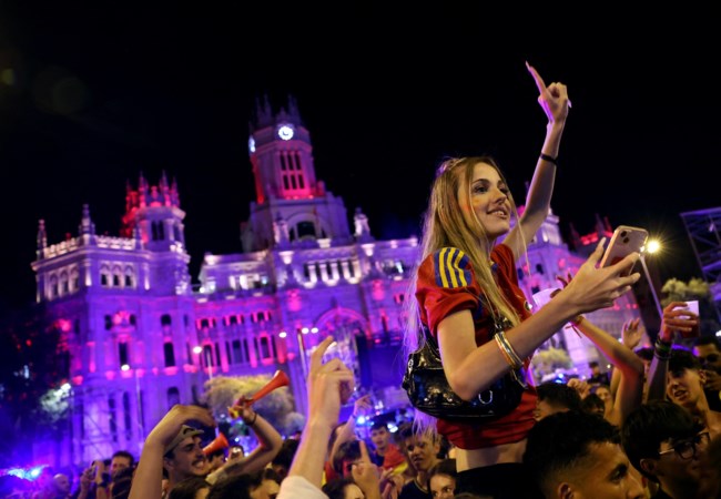 Euro 2024 : "Κάηκε" η Μαδρίτη για την κατάκτηση του τροπαίου - Ξεχύθηκαν στους δρόμους οι οπαδοί