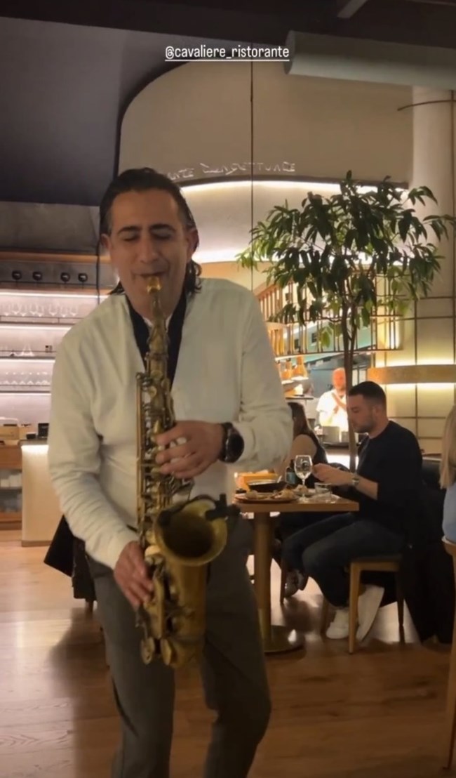 Νέα Σμύρνη: Πάρτι με σαξόφωνο στο Cavaliere λίγες ώρες πριν τη μεγάλη φωτιά - Εικόνες μέσα από το εστιατόριο