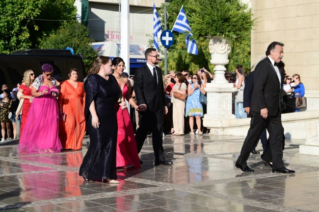 γαμος θεοδωρας