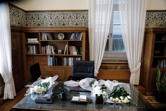 Γέμισε λουλούδια το γραφείο της Φώφης Γεννηματά στη Βουλή- Συγκινητικές εικόνες